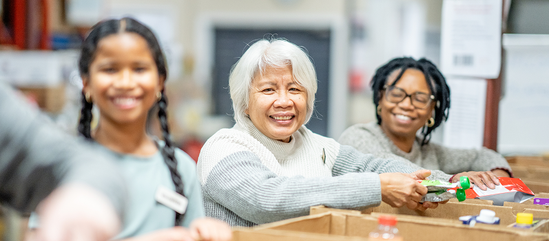 Smiling volunteers 